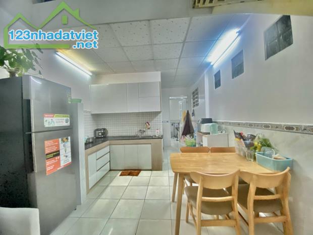 ✅Chỉ 3 tỷ 150 triệu. Cho căn Nhà 2 tầng, 3 phòng ngủ. Đường số của Lã Xuân Oai Quận 9 - 2