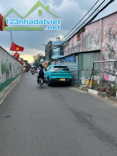 Bán Nhà 2 tầng, hẻm rộng thoáng, Ngã tư trung chánh, Hóc Môn, 48m2, nhỉnh 3 tỷ.