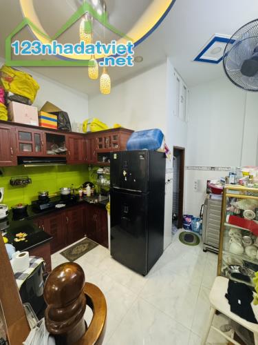 BÁN NHÀ KHU TÊN LỬA - AEON BÌNH TÂN - 2 TẦNG - HẺM XE HƠI - 37M2 - NHỈNH 3 TỈ - 3
