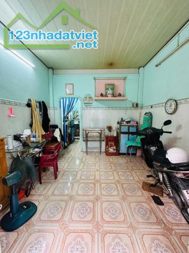 Bán nhà mặt tiền Trần Thủ Độ,P.Phú Thạnh,Q.Tân Phú,dt: 3,7 x 8 nhà xây 2 tầng 3 Tỷ 28.