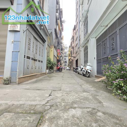 BÁN GẤP SIÊU PHẨM NGUYỄN KHANG CẦU GIẤY 40M*5T CHỈ 13.4 TỶ, PHÂN LÔ OTO TRÁNH, KINH DOANH. - 1