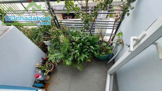 Bán nhà gần Hoa Lư Hiệp Phú Ngã 4 Thủ Đức 3 tầng HXH 65m2 chỉ 6,2 Tỉ.