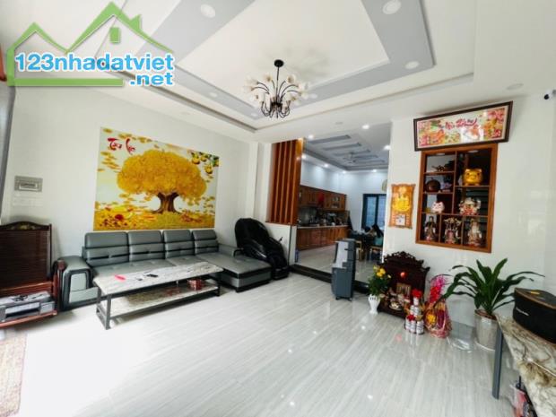 Bán nhà 96m2, 4 tầng, 3PN, Q.2, Lê Đình Quản - 9.15 tỷ - 4