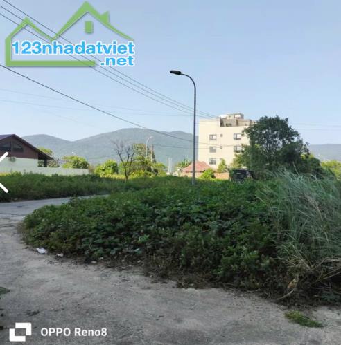Lô đất sổ vuông vức đường Nguyễn Lâm. DT:110, ngang 5m . Giá : 7tỷ8 thương lượng