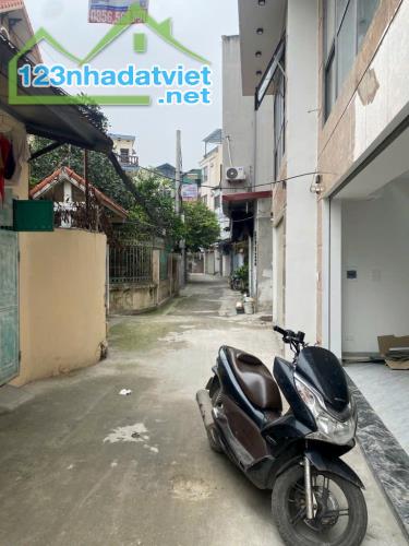 Nhà đẹp ở sướng thiết kế hiện đại Oto đỗ vào nhà