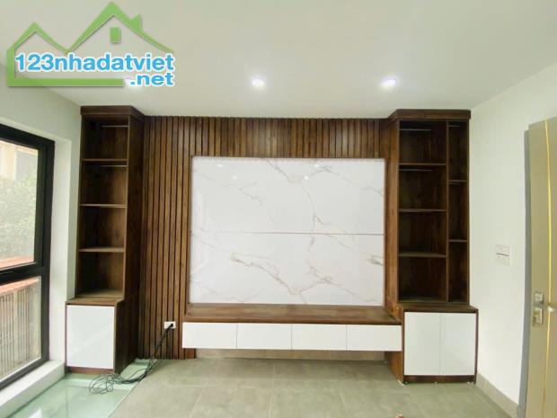 Nhà đẹp ở sướng thiết kế hiện đại Oto đỗ vào nhà - 2