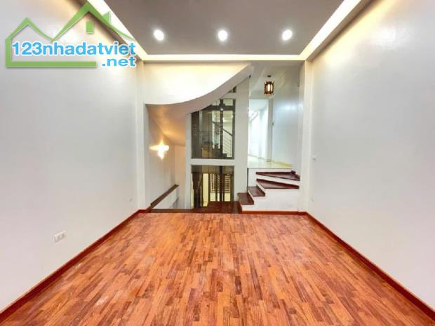 HIẾM NHÀ BÁN NGUYỄN ĐÌNH CHIỂU, Ở LUÔN, THANG MÁY, VIEW HỒ, 45M2 GIÁ CHỈ 12 TỶ - 3