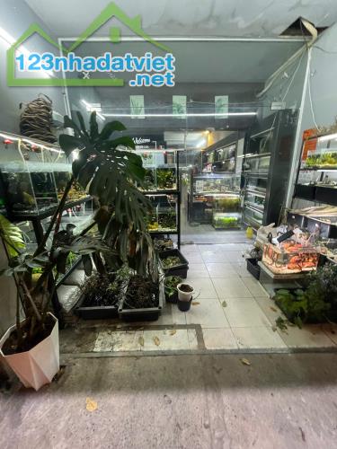 CHÍNH CHỦ CÓ VIỆC CẦN SANG GẤP LẠI QUÁN 5B Nguyễn Biểu-Phường 1-  Quận 5- TP.HCM
