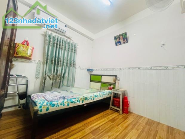 Bán nhà 4 tầng, 142m², 4PN, 3WC, Linh Xuân, Thủ Đức - 4.95 tỷ - 2