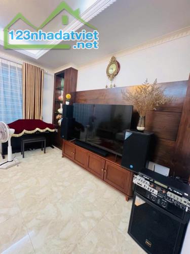 BÁN NHÀ VŨ PHẠM HÀM, PHÂN LÔ, ÔTÔ NGỦ NHÀ, DÂN XÂY, 2 THOÁNG, 42M2 NHỈNH 13TỶ - 2