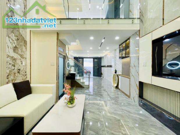 Nhà đẹp Gò Vấp giá rẻ - Quang Trung P12 - 4 tầng 3PN - Giá 5.9 Tỷ - 2