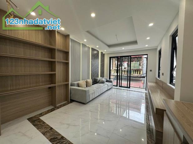 HIẾM, Mặt Ngõ ô tô tránh, vào nhà - lô góc, 65m x 5 tầng, thang máy – Phúc Đồng, Long Biên - 2