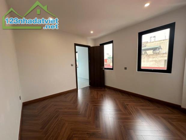 HIẾM, Mặt Ngõ ô tô tránh, vào nhà - lô góc, 65m x 5 tầng, thang máy – Phúc Đồng, Long Biên - 4