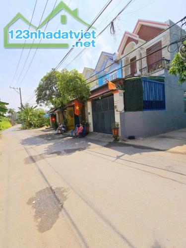 Cực Hót, , Đất nền Phân Lô, Dt 70m2, Gần chợ Long Trườn, THỦ Đức, Giá chỉ 3.1ty.