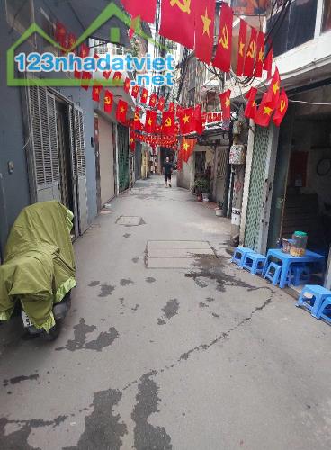 Tôi bán nhà riêng chính chủ 5 tầng Thịnh Quang Ngã Tư Sở DT 35m giá 6.1 tỷ