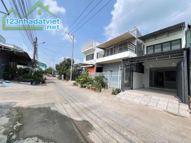 Khó mà tìm được căn thứ 2 Chủ ngộp Cần bán nhanh Căn nhà ở 210m2 sổ hồng riêng 670triệu - 1