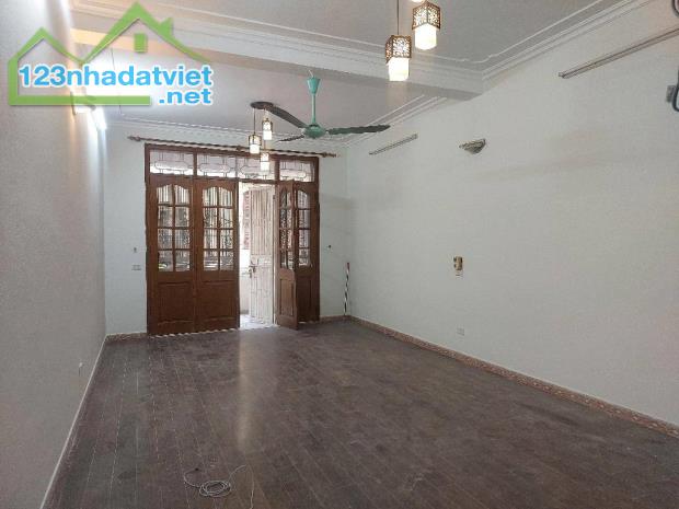 RẺ NHẤT KHU VỰC 💥 BÁN NHÀ NGỌC LÂM - LONG BIÊN 210m2 x MT 4m, ĐẮC ĐỊA, SIÊU TO 💸 5.4 TỈ