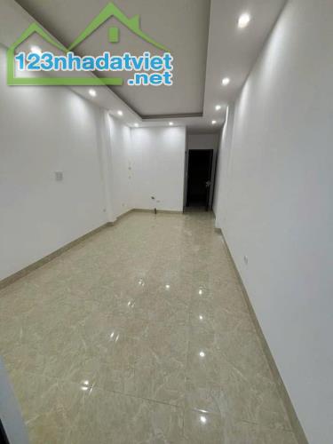 Cho thuê MP Lưu Quang Vũ 5 tầng x 40m2, thang máy, thông sàn 25 Triệu KD VP, mọi mô - 1
