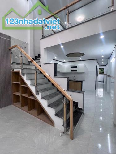 BÁN NHANH TRONG TUẦN CĂN NHÀ GÁC LỮNG XÂY MỚI, 3PN, DT 100M2, SÂN Ô TÔ - 5