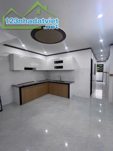BÁN NHANH TRONG TUẦN CĂN NHÀ GÁC LỮNG XÂY MỚI, 3PN, DT 100M2, SÂN Ô TÔ - 3