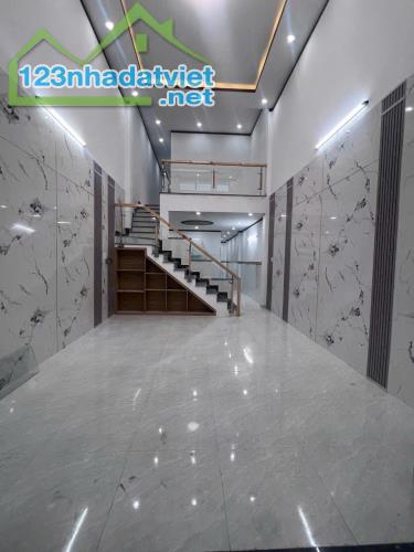 BÁN NHANH TRONG TUẦN CĂN NHÀ GÁC LỮNG XÂY MỚI, 3PN, DT 100M2, SÂN Ô TÔ - 2