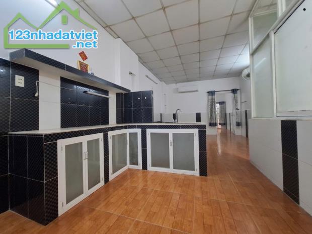 Bán gấp nhà đẹp ở ngay An Dương Vương, xe hơi ngủ nhà, 68m2, nở hậu, SHR, chỉ nhỉnh 5 tỷ. - 2