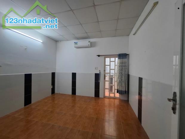 Bán gấp nhà đẹp ở ngay An Dương Vương, xe hơi ngủ nhà, 68m2, nở hậu, SHR, chỉ nhỉnh 5 tỷ. - 3