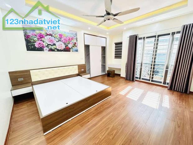Bán Nhà Kim Giang - HM , DT 50m , Giá Hơn 9 Tỷ , oto gần , Ngõ nông - 3