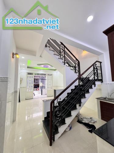 💥ÂU DƯƠNG LÂN QUẬN 8 - 2 TẦNG MỚI, Ở NGAY - HẺM 3 GÁC SÁT HXH - 4X10M VUÔNG A4 - HƠN 4T - 2