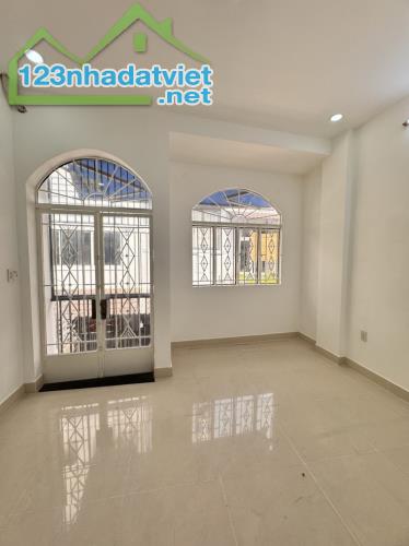 💥ÂU DƯƠNG LÂN QUẬN 8 - 2 TẦNG MỚI, Ở NGAY - HẺM 3 GÁC SÁT HXH - 4X10M VUÔNG A4 - HƠN 4T - 4