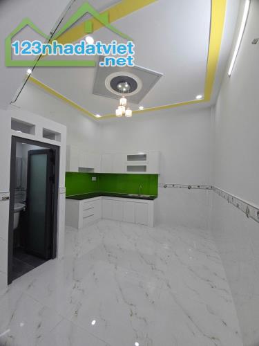 LÊ VĂN QUỚI - HẺM XE HƠI 4M - 36M2 - 2 TẦNG 2PN 2WC - CHỈ 4.05 TỶ - 1