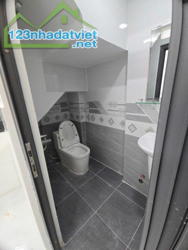 LÊ VĂN QUỚI - HẺM XE HƠI 4M - 36M2 - 2 TẦNG 2PN 2WC - CHỈ 4.05 TỶ - 2