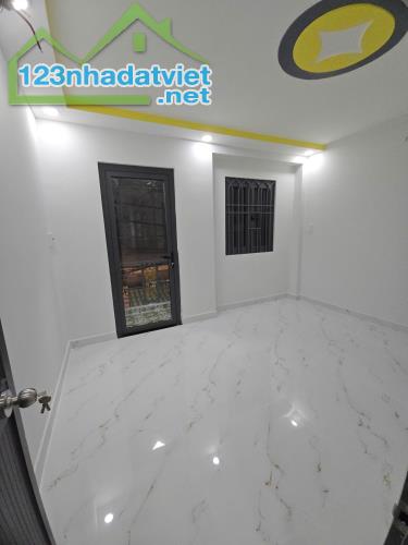 LÊ VĂN QUỚI - HẺM XE HƠI 4M - 36M2 - 2 TẦNG 2PN 2WC - CHỈ 4.05 TỶ - 3