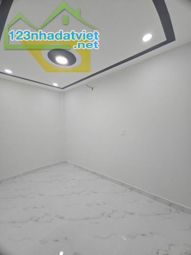 LÊ VĂN QUỚI - HẺM XE HƠI 4M - 36M2 - 2 TẦNG 2PN 2WC - CHỈ 4.05 TỶ - 4