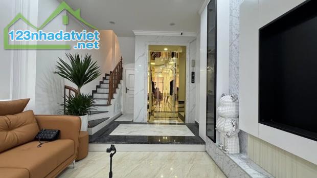 Bán nhà TĂNG THIẾT GIÁP- CỔ NHUẾ an ninh cực tốt 6 tầng thang máy 35M đẹp lung linh 7.3tỷ - 3
