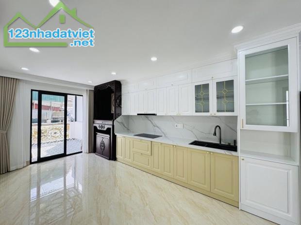 Bán nhà TĂNG THIẾT GIÁP- CỔ NHUẾ an ninh cực tốt 6 tầng thang máy 35M đẹp lung linh 7.3tỷ - 4