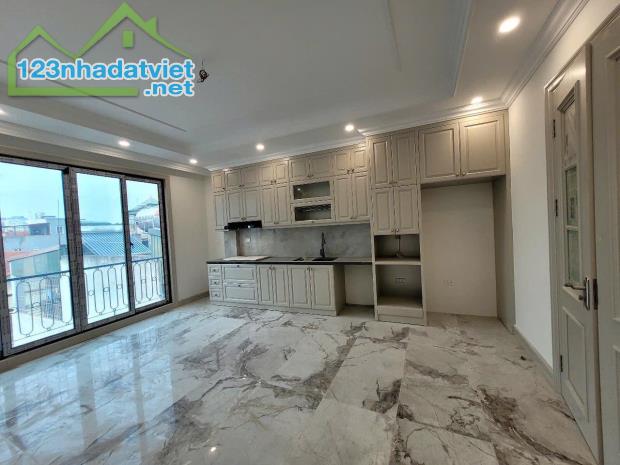 BÁN NHÀ XUÂN ĐỈNH 45M2 - NHÀ 6 TẦNG - THANG MÁY - Ô TÔ ĐỖ CỬA -GIÁ CHÀO 11 TỶ - 2