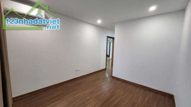 Căn hộ Goldmark S2, 3 phòng ngủ, 104m. Nội thất cơ bản trang bị đầy đủ đẹp. - 2