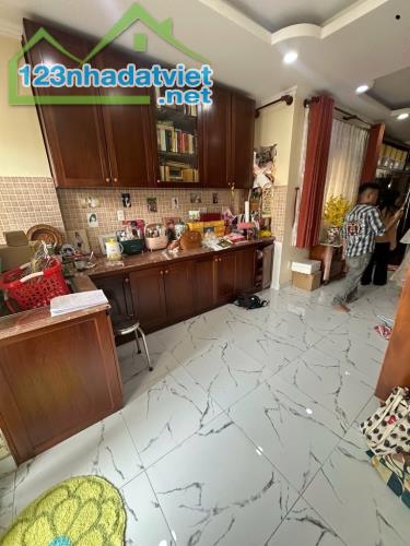 Bán gấp nhà đẹp ở ngay mặt tiền khu đường số, có Hầm, 130m2, 7T, ngang 6.5m, chỉ 25.7 tỷ. - 2