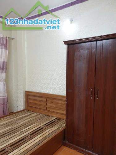 Cho thuê nhà nguyên căn ngõ Bùi Xương Trạch, 35 x 2.5 tầng, 2 ngủ, 7 Triệu KD online, ở gđ - 2