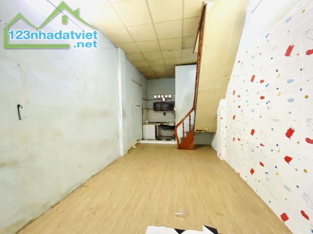 Bán nhà Lý Thái Tổ, 3.5Mx9M, Phường 1, Quận 3 chỉ 3.25 tỷ - 1