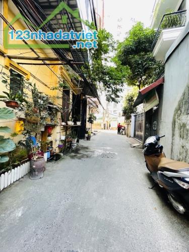 BÁN NHÀ NGÕ 62 TRẦN BÌNH CẦU GIẤY, DT 51/55M, 4 TẦNG, GIÁ 14.5 TỶ LÔ GÓC MAI DỊCH