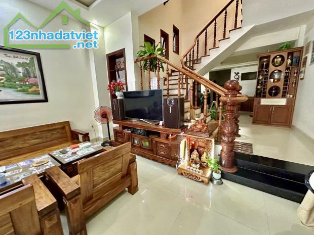 Nhà 3 tầng x 95m2 mặt tiền Thạch Lam sát biển Mỹ Khê - Nguyễn Văn Thoại chỉ nhỉnh 10 tỷ