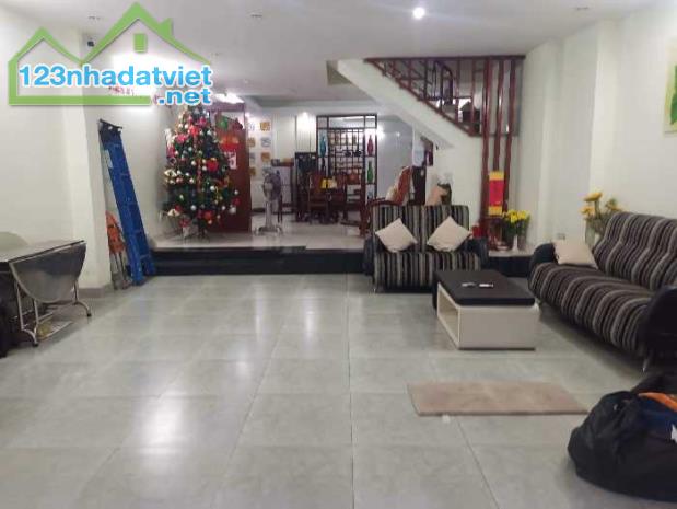 XE 7 CHỖ ĐẬU NHÀ - 106M2-7x17M -BÁN ĐẤT TẶNG NHÀ - TRUNG TÂM GÒ VẤP -NGÃ 5 QUANG TRUNG - 1