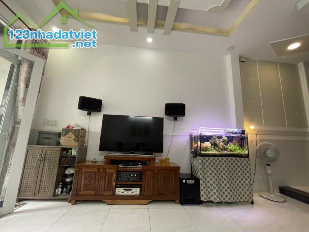 Bình Tân, nhà 4 tầng, 4 x 12, nhỉnh 5 tỏi, hẻm ô tô thông tứ tung