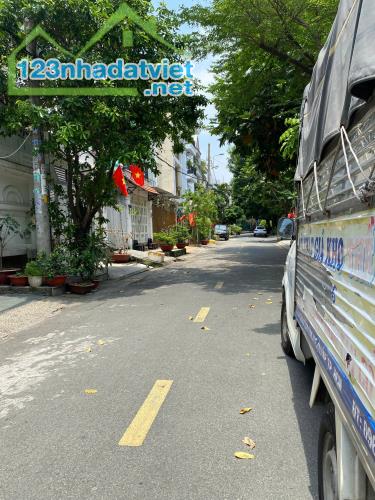 TOÀ NHÀ 7 TẦNG CÓ HẦM PHẠM HUY THÔNG, BAO GỒM 16 PHÒNG CHO THUÊ.