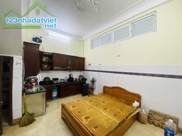 HOÀNG CẦU – ĐỐNG ĐA, 3 THOÁNG, 50M X 5 TẦNG X 6PN - 60M RA Ô TÔ – GẦN HỒ – CHỈ 13.5 TỶ! - 1