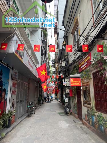 ÔNG ÍCH KHIÊM BA ĐÌNH - MẢNH ĐẤT VÀNG CÒN SÓT LẠI - 3
