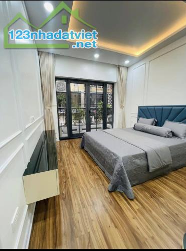 CHỦ BÁN GẤP, 9,2 tỷ NHÀ 5 TẦNG, Ô TÔ ĐỖ CỬA, KINH DOANH ĐỈNH - KHƯƠNG TRUNG - VŨ TÔNG PHAN - 1