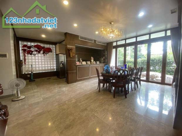 Bán nhà Ngô Thì Nhậm, 140m2, mặt tiền 8m, 58 tỷ, ô tô tránh, kinh doanh đỉnh - 1